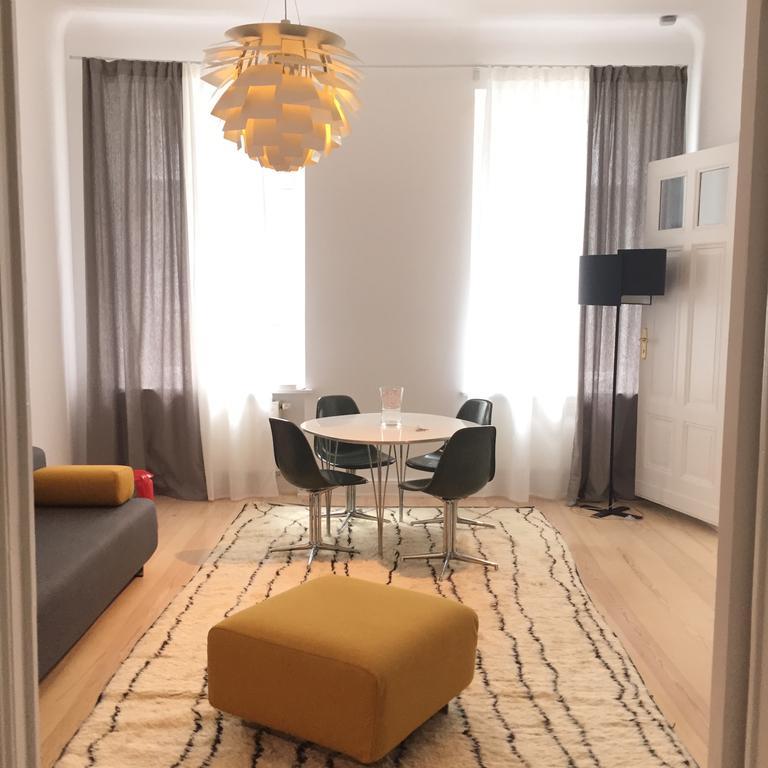 Luxury 2 Bedroom Apartment In The Heart Of Mitte, Берлин Стая снимка